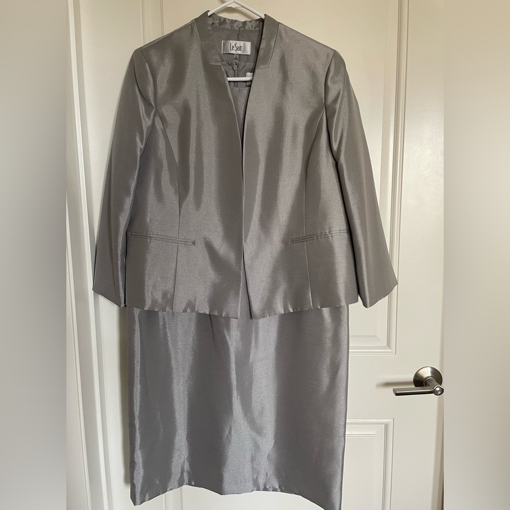 Women’s LeSuit Suit (Dress and Jacket)
